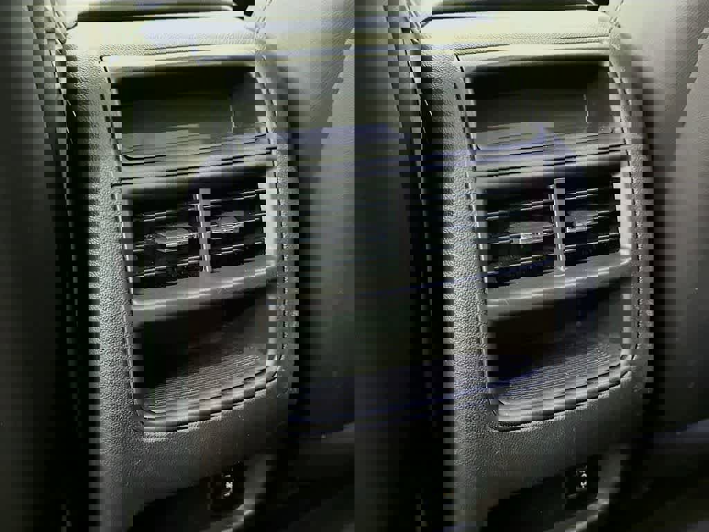 Used 2017 Cadillac XT5 Luxury w/ Driver Awareness Package image 13