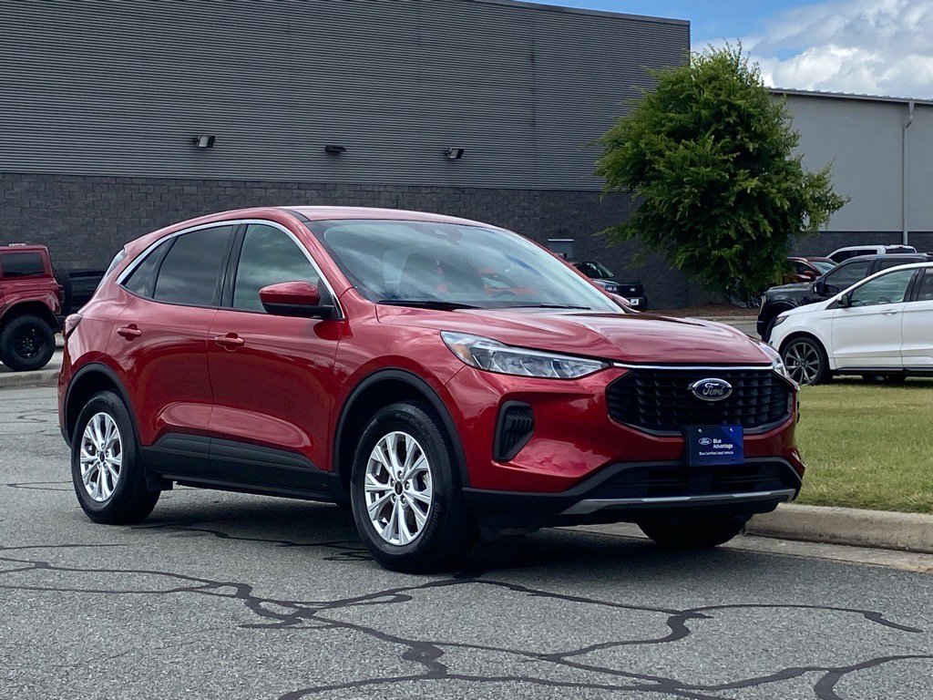 Certified 2023 Ford Escape Active w/ Tech Pack #2 image 2