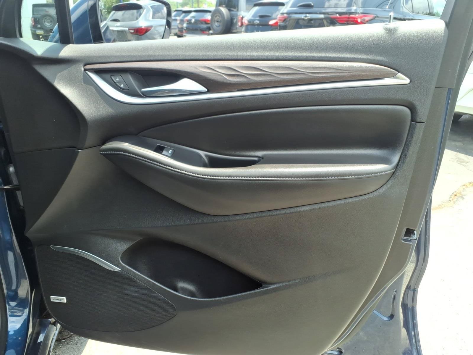 Used 2022 Buick Enclave Avenir w/ Avenir Technology Package AWD/4WD image 10