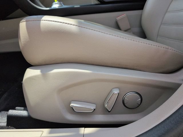 Certified 2018 Ford Fusion SE w/ Fusion SE Technology Package FWD image 23