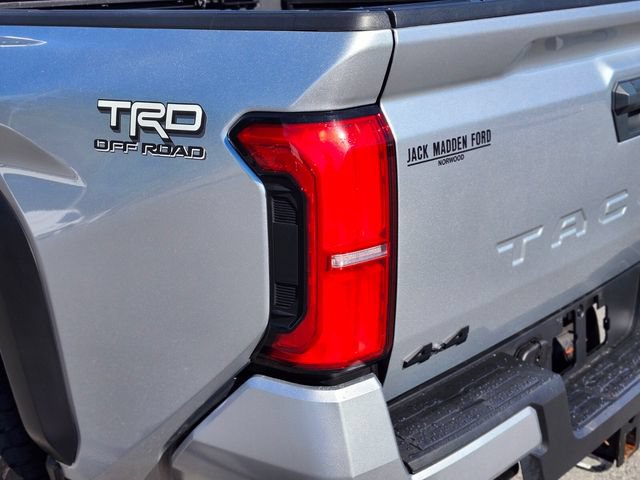 Used 2024 Toyota Tacoma TRD Off-Road AWD/4WD image 9