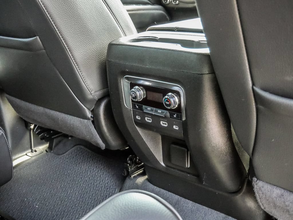 Used 2024 GMC Yukon Denali w/ Advanced Technology Package AWD/4WD image 49