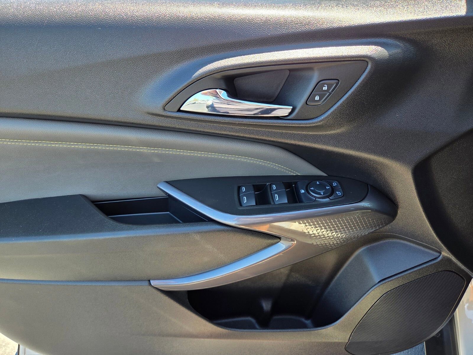 Used 2026 Chevrolet Trax ACTIV w/ Driver Confidence Package FWD image 17