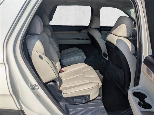 Used 2023 Hyundai Palisade Limited FWD image 17