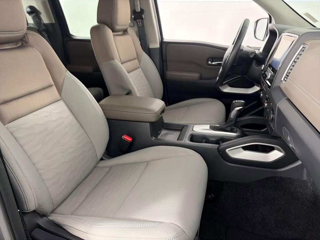 Used 2022 Nissan Frontier SV AWD/4WD image 32