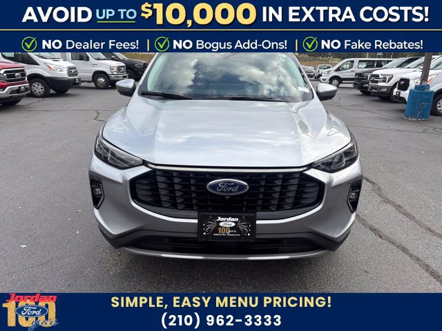Certified 2023 Ford Escape Platinum AWD/4WD image 2