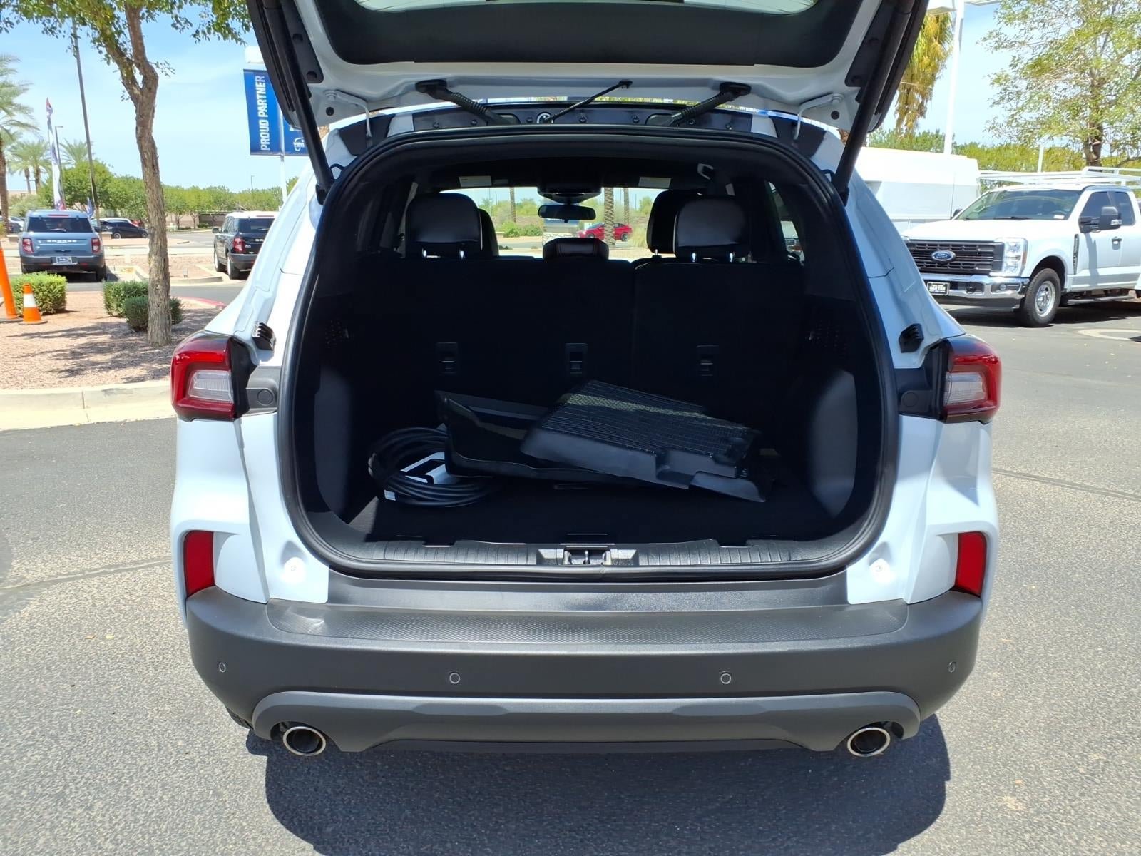 Certified 2025 Ford Escape ST-Line Select w/ Tech Pack #1 AWD/4WD image 16