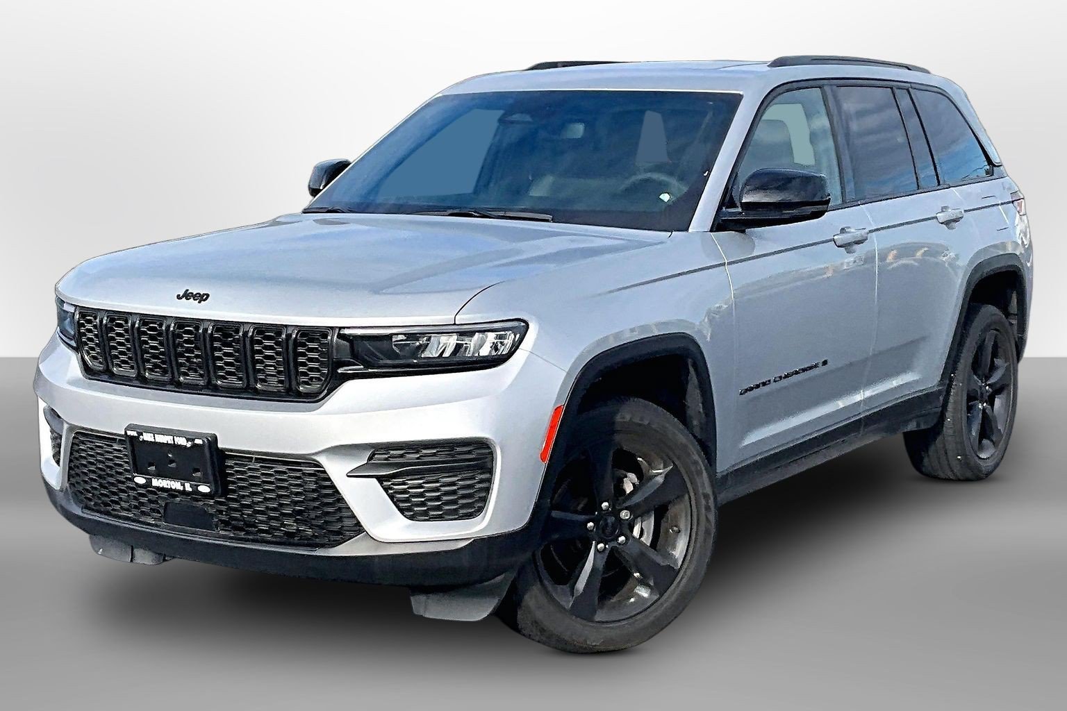Used 2024 Jeep Grand Cherokee Altitude AWD/4WD image 13