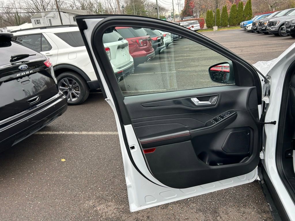 Certified 2023 Ford Escape ST-Line w/ Tech Pack #1 image 13