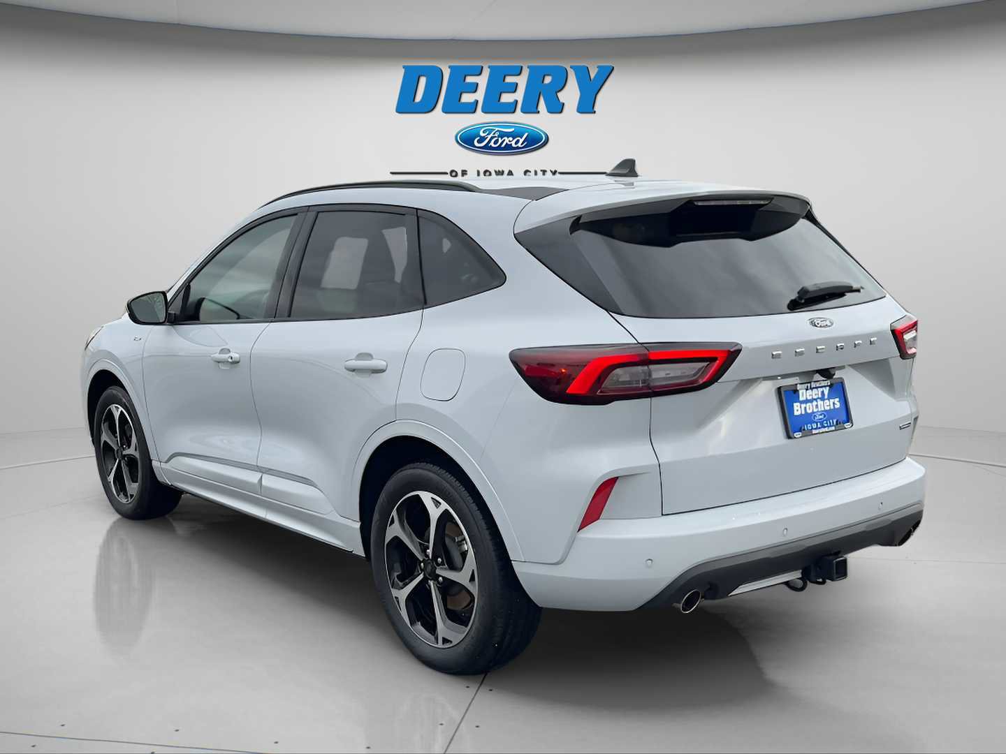 Certified 2025 Ford Escape ST-Line Elite w/ Class II Trailer Tow Package image 5