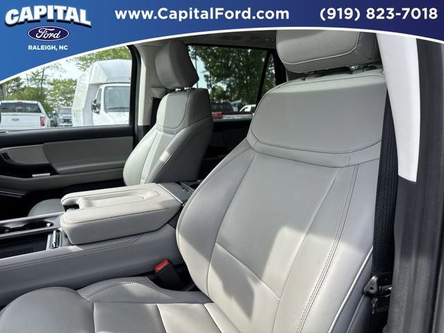 Certified 2025 Ford Expedition Active image 26