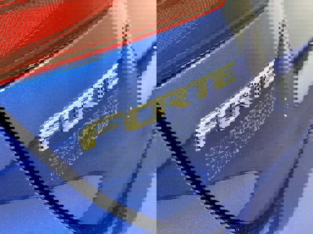 Used 2019 Kia Forte LXS FWD image 10