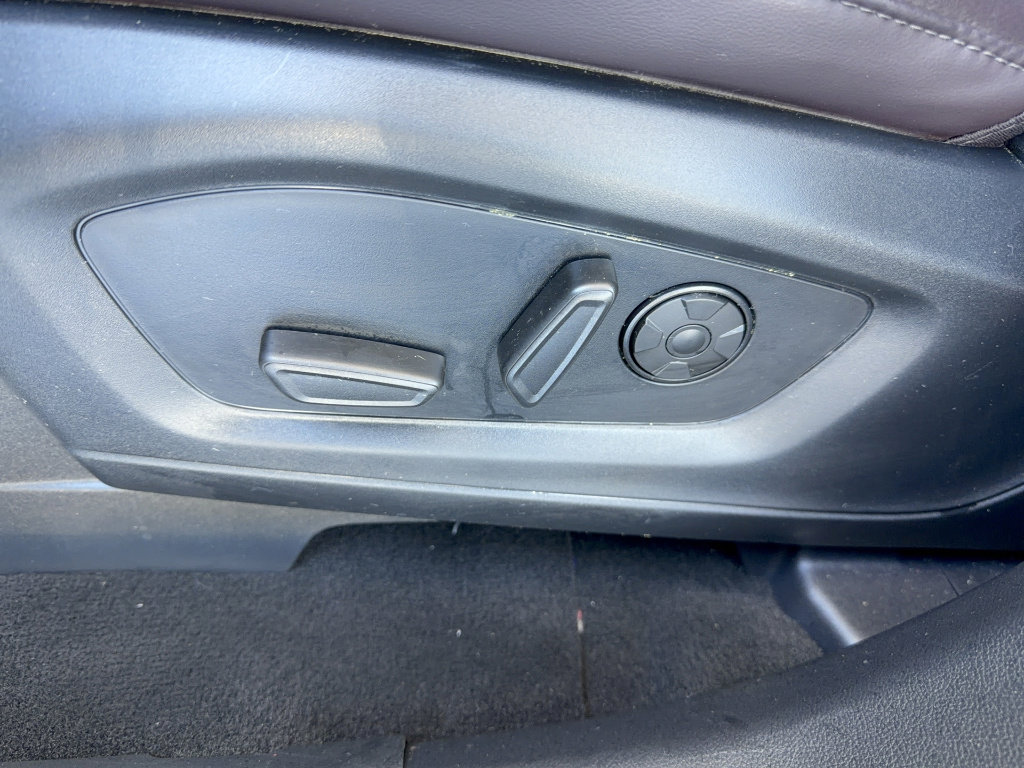 Certified 2025 Ford Explorer Platinum image 36