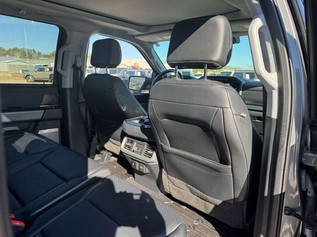 Certified 2022 Ford F150 Lariat w/ Equipment Group 502A High image 25