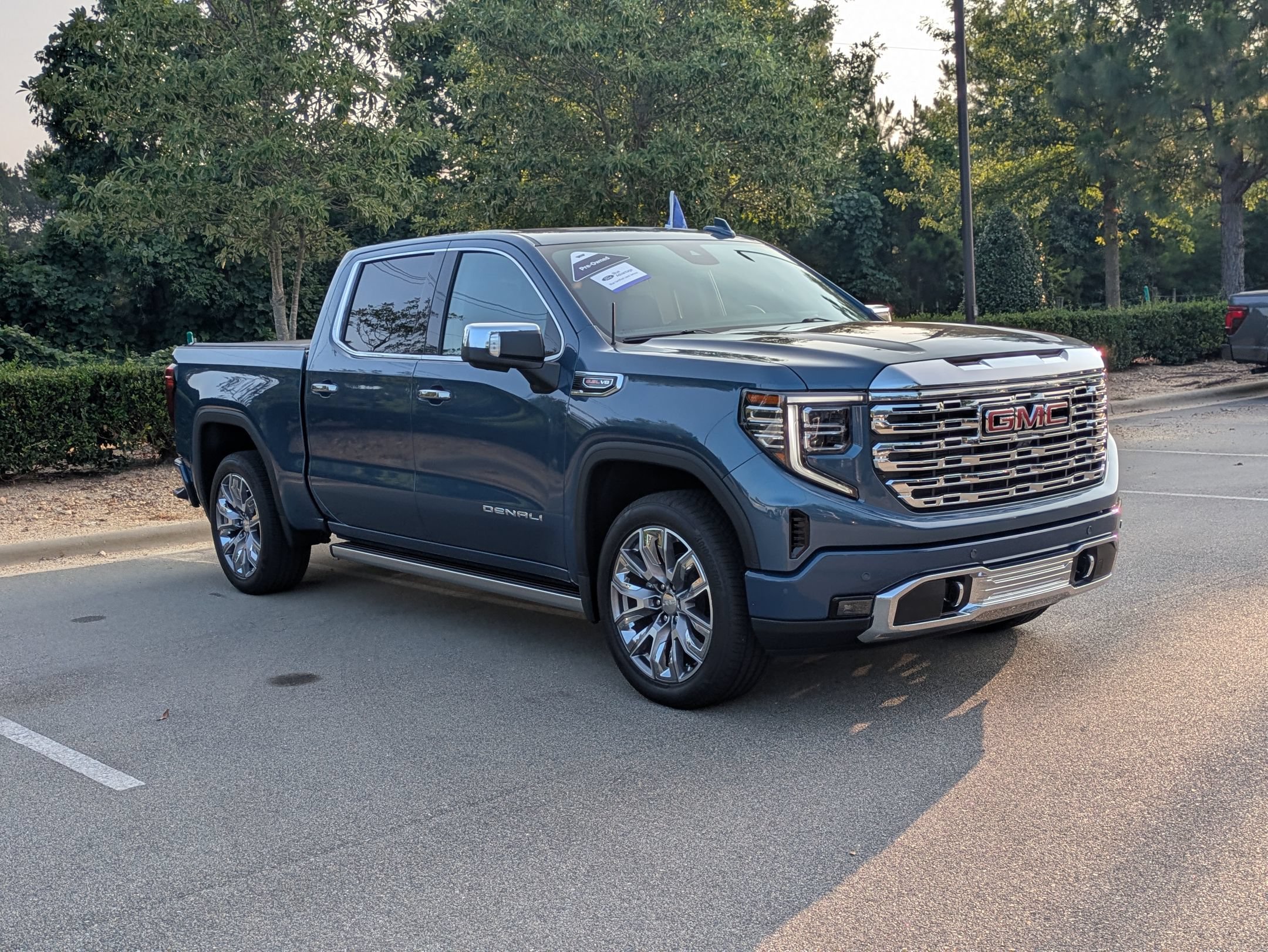 Used 2026 GMC Sierra 1500 Denali w/ Denali Reserve Package AWD/4WD image 1