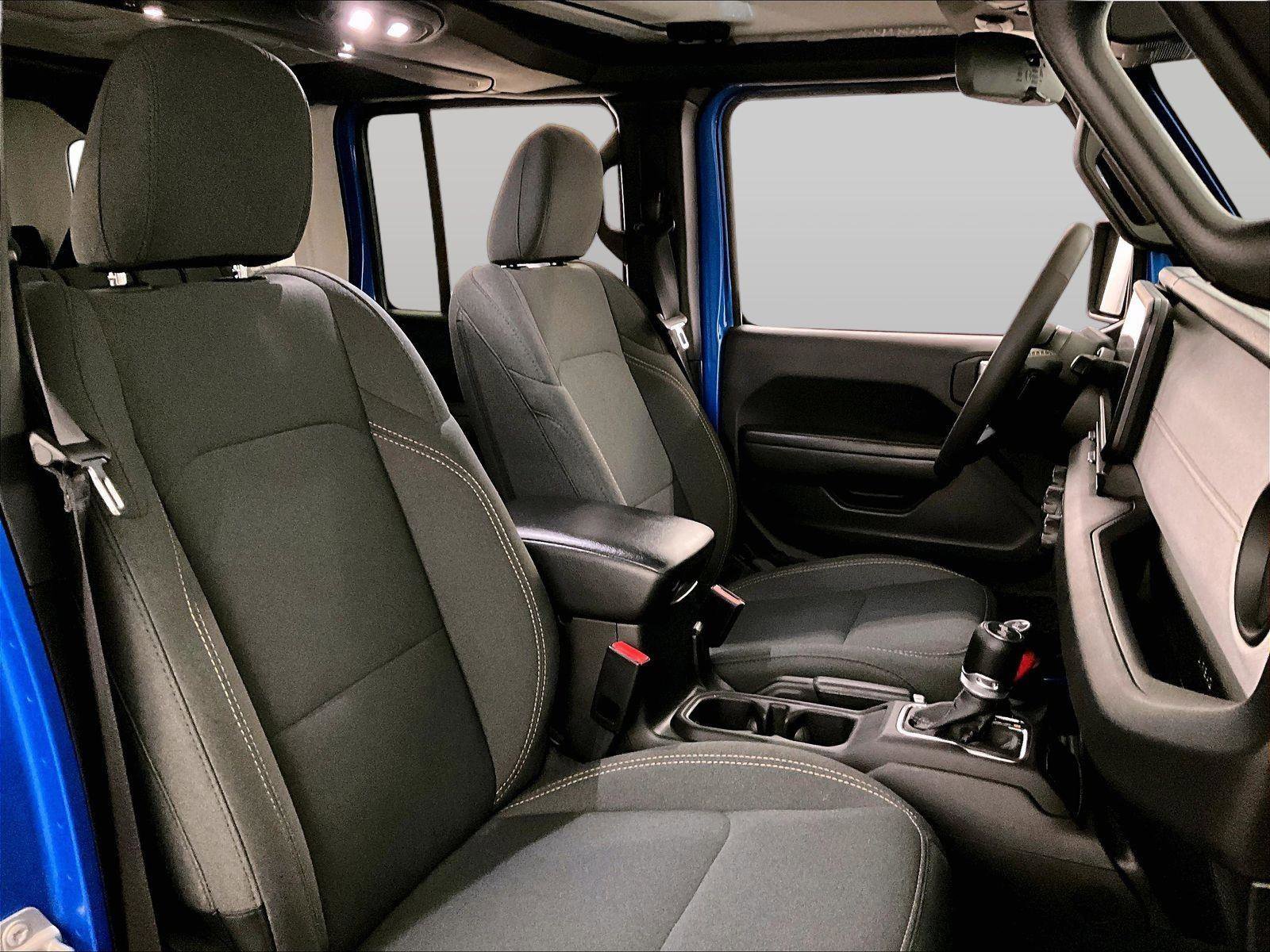 Used 2024 Jeep Wrangler Unlimited AWD/4WD image 7