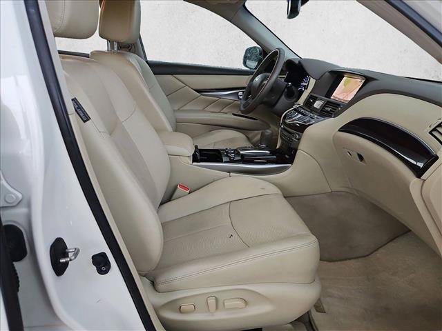 Used 2019 INFINITI Q70 Luxe AWD/4WD image 14