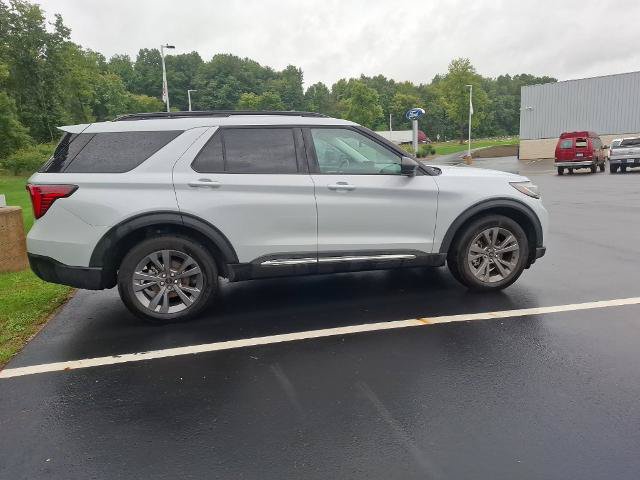 Certified 2025 Ford Explorer Active w/ Active Comfort Package AWD/4WD image 10