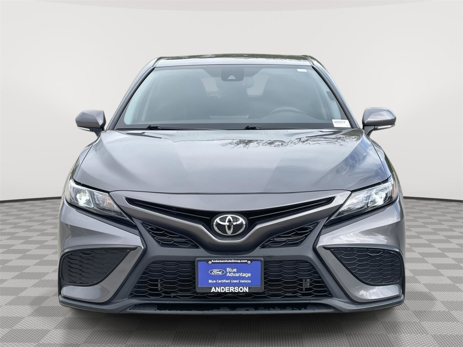 Used 2023 Toyota Camry SE w/ Convenience Package FWD image 4