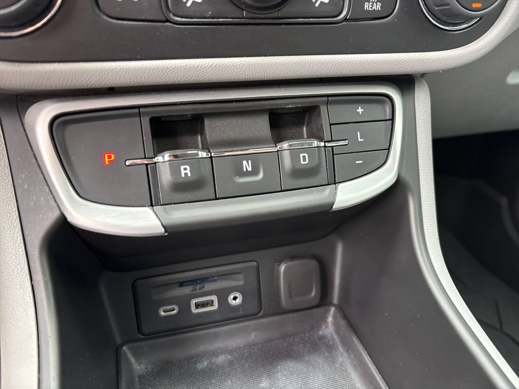 Used 2022 GMC Terrain SLT w/ Tech Package FWD image 26