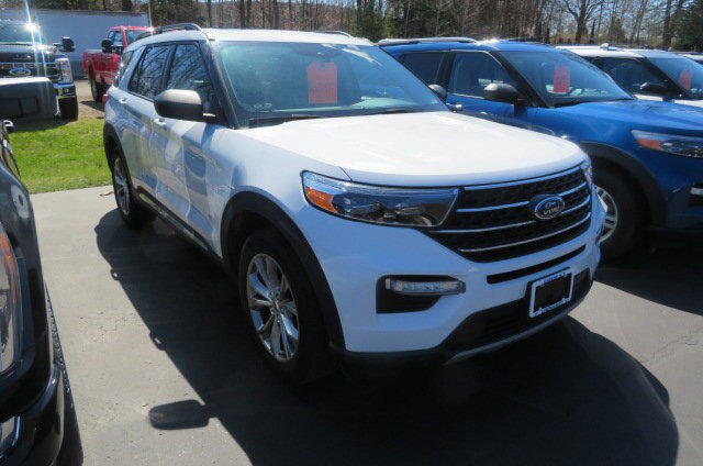 Certified 2021 Ford Explorer XLT w/ Equipment Group 202A AWD/4WD image 1