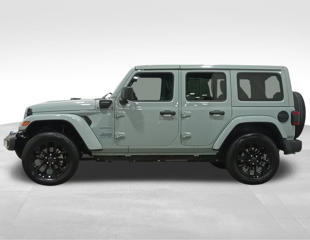 Used 2024 Jeep Wrangler Unlimited Sahara AWD/4WD image 8