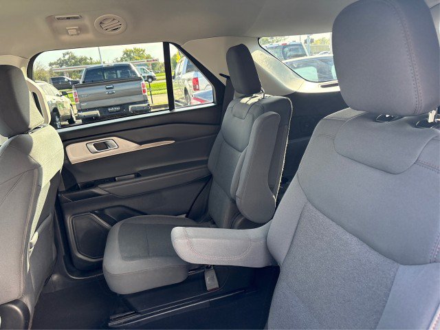 Certified 2025 Ford Explorer Active AWD/4WD image 10