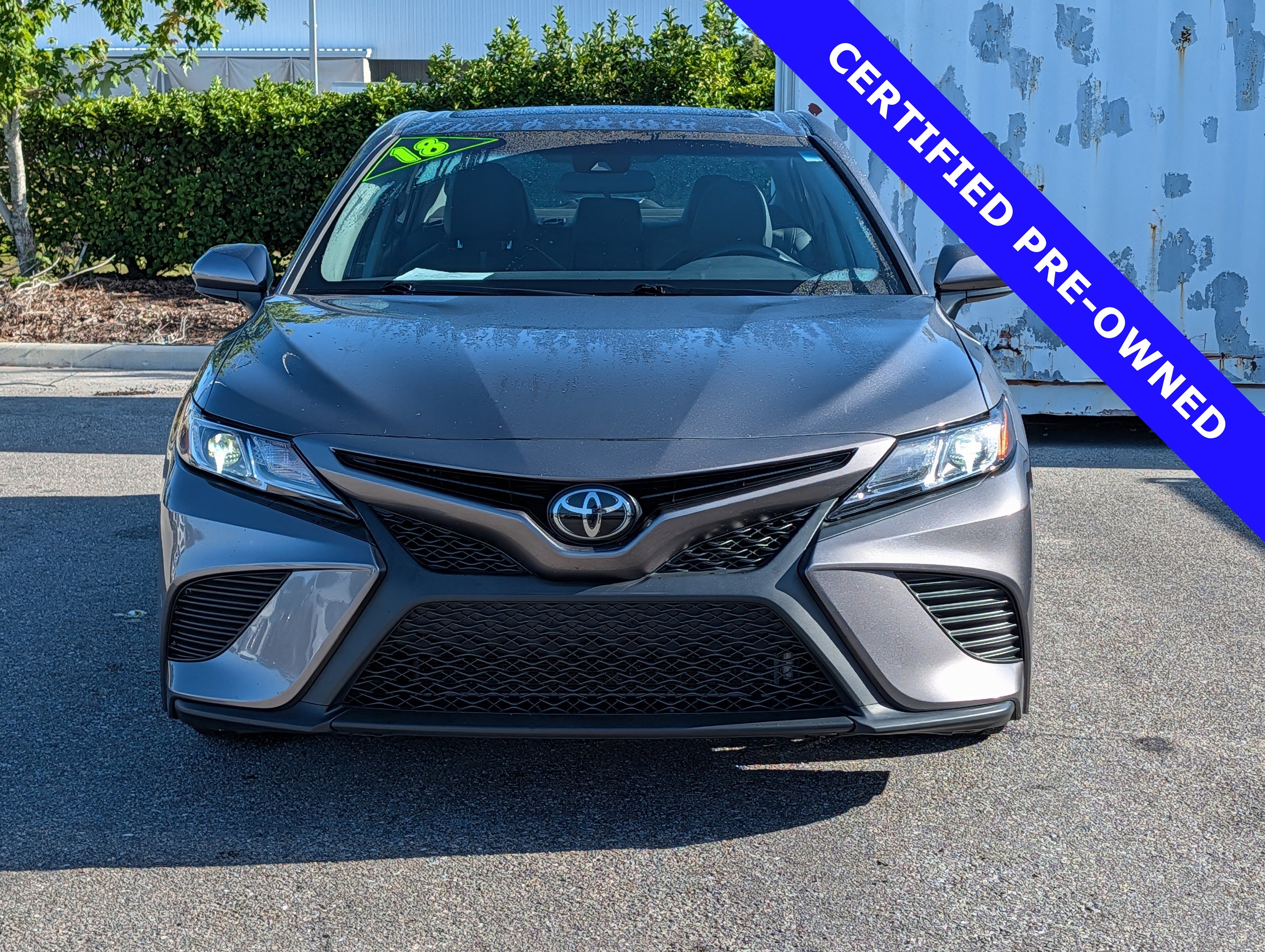 Used 2018 Toyota Camry SE w/ Moonroof Package FWD image 8