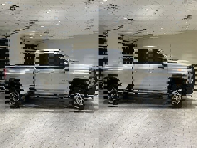 Used 2022 Chevrolet Silverado 3500 LT w/ Convenience Package image 6