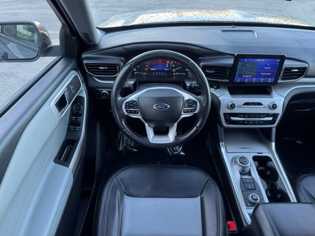 Certified 2022 Ford Explorer XLT w/ Equipment Group 202A AWD/4WD image 9