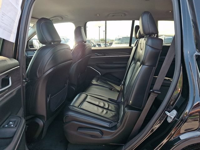 Used 2021 Jeep Grand Cherokee L Limited AWD/4WD image 10