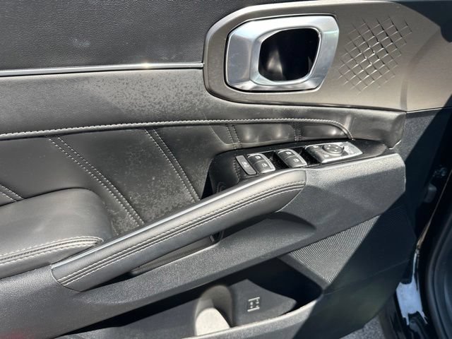Used 2023 Kia Sorento SX AWD/4WD image 13