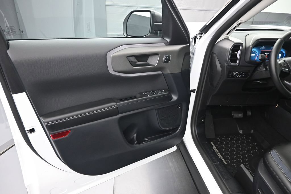 Certified 2025 Ford Bronco Sport Outer Banks w/ Outer Banks Tech Package+ AWD/4WD image 14