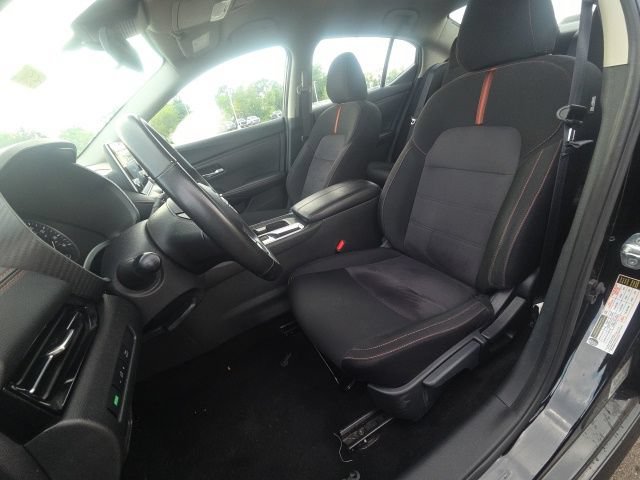 Used 2025 Nissan Sentra SR FWD image 19