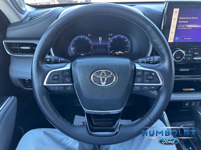 Used 2023 Toyota Highlander Limited AWD/4WD image 20