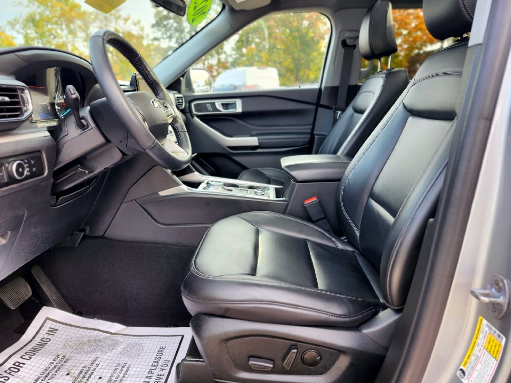 Certified 2023 Ford Explorer XLT w/ Equipment Group 202A AWD/4WD image 19