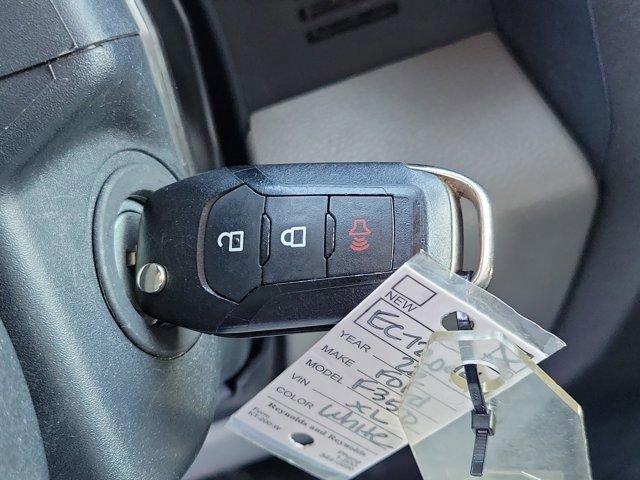 Certified 2022 Ford F350 XL w/ Power Equipment Group image 26