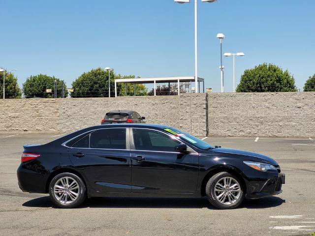 Used 2017 Toyota Camry SE FWD image 3