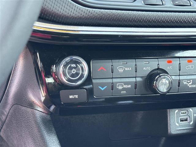 Used 2026 Jeep Compass Limited AWD/4WD image 26