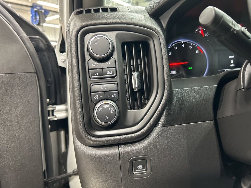 Used 2019 Chevrolet Silverado 1500 Custom w/ Trailering Package image 11