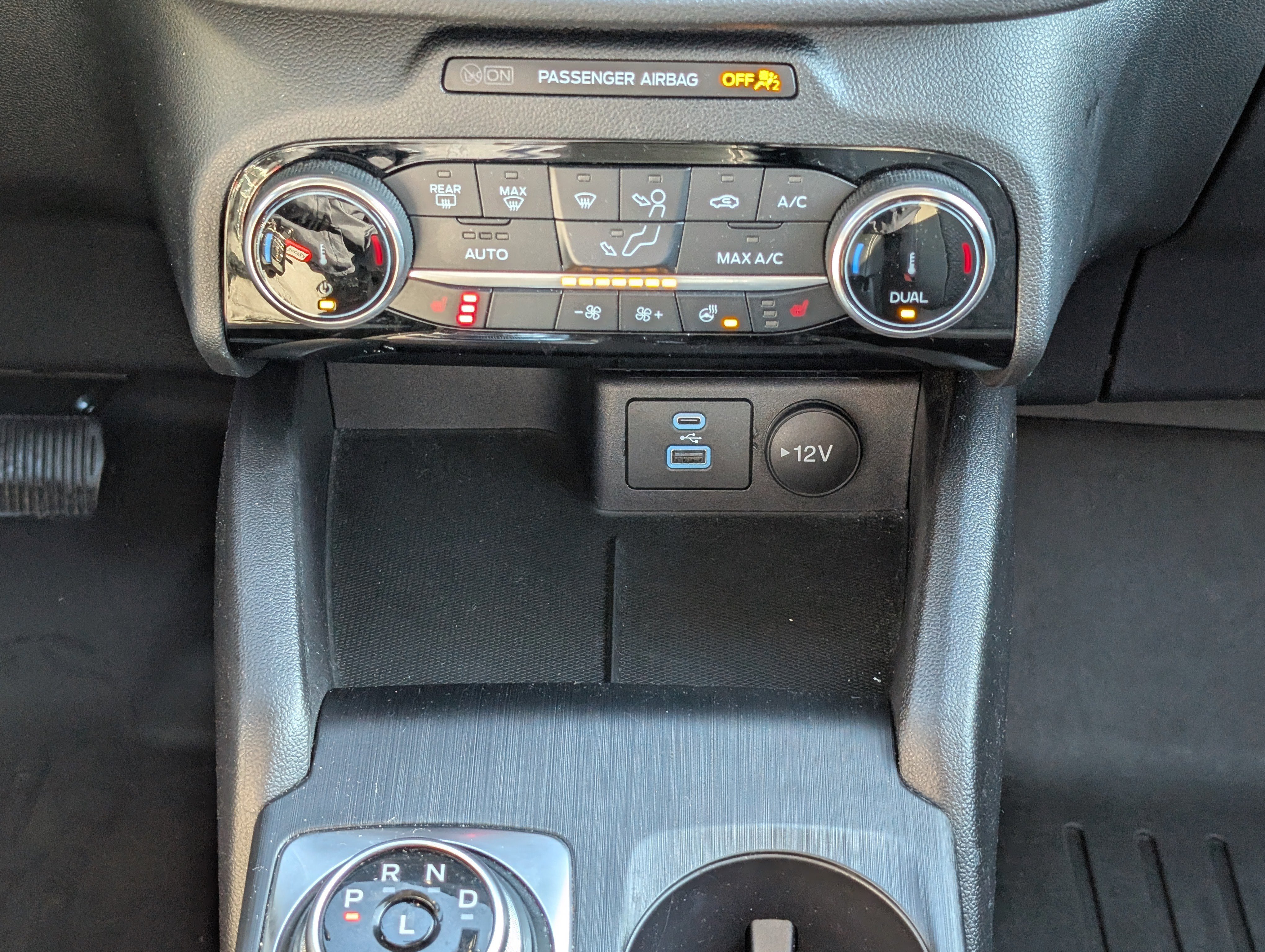 Certified 2022 Ford Escape SE w/ SE Sport Appearance Package image 26