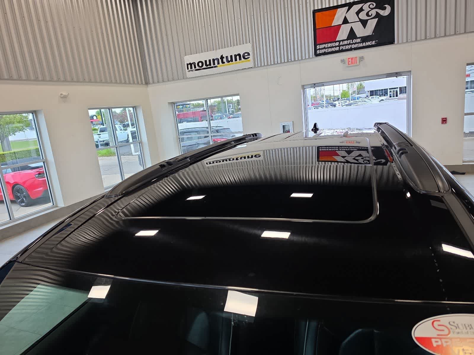 Used 2025 Chrysler Pacifica Limited FWD image 14