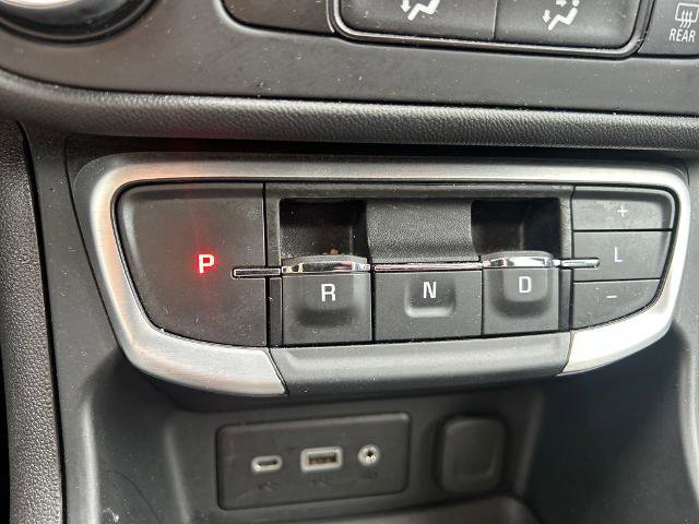 Used 2024 GMC Terrain SLE AWD/4WD image 30