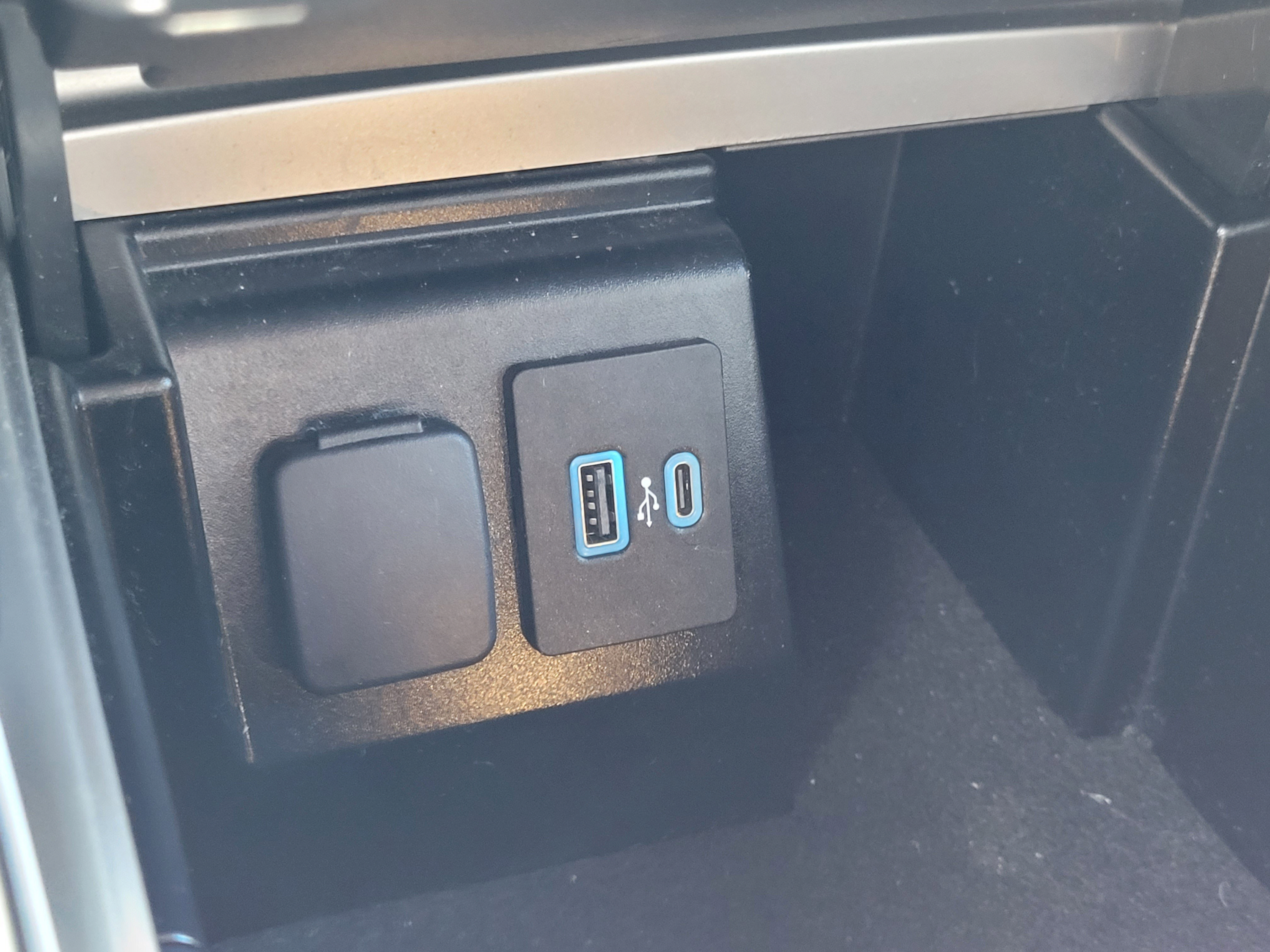 Certified 2022 Ford Explorer Limited AWD/4WD image 24