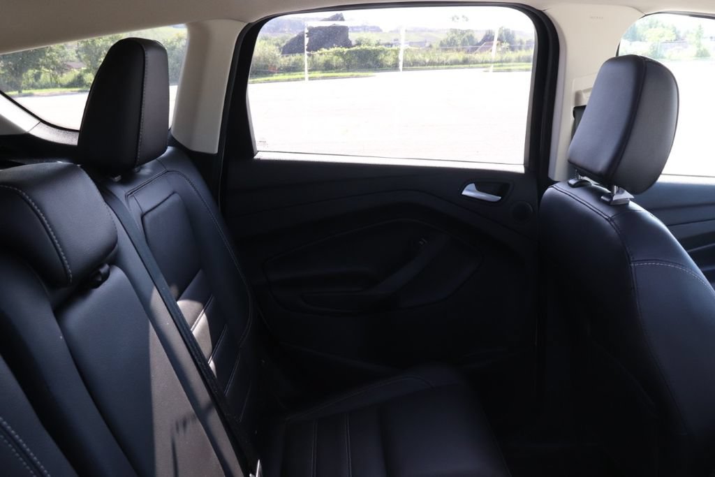 Certified 2019 Ford Escape Titanium AWD/4WD image 17