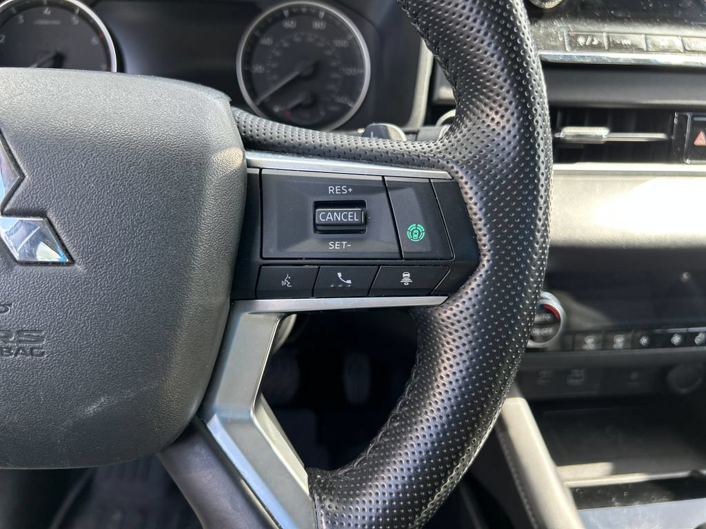 Used 2024 Mitsubishi Outlander SE AWD/4WD image 42