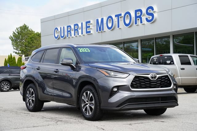 Used 2023 Toyota Highlander XLE AWD/4WD image 1
