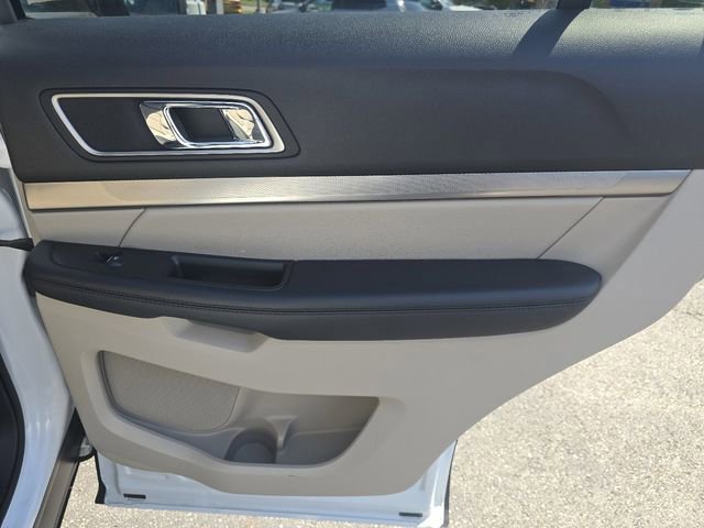 Certified 2019 Ford Explorer XLT w/ Equipment Group 202A AWD/4WD image 24