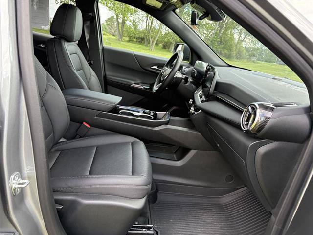 Used 2026 Chevrolet Equinox LT w/ Convenience Package II FWD image 32