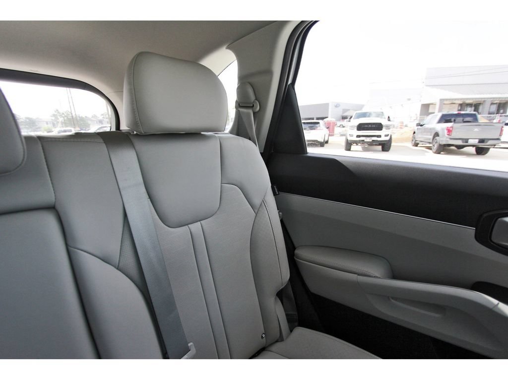 Used 2026 Kia Sorento S FWD image 13